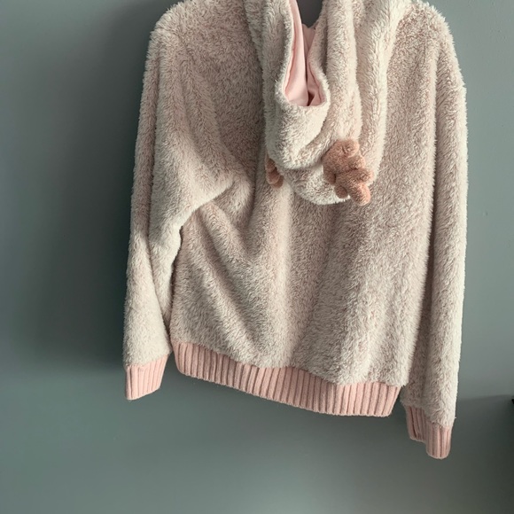 Fuzzy longe wear hoodie - Picture 2 of 3